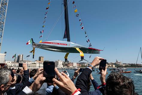 VIDEO: The Italians are coming >> Scuttlebutt Sailing News: 